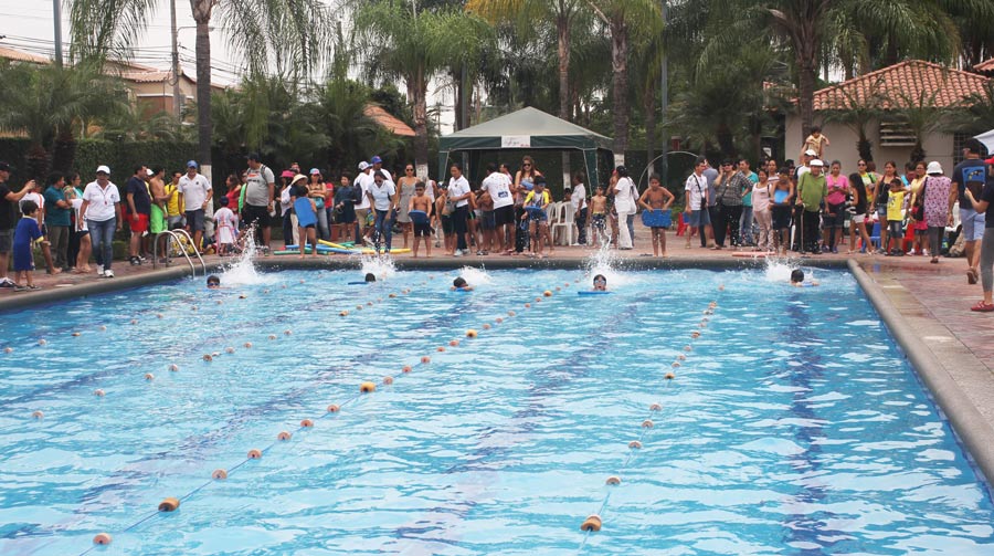 Más de 180 nadadores bracearon por una medalla de oro en Rubí